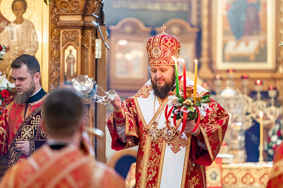 Божественная литургия в Преображенском соборе города Люберцы